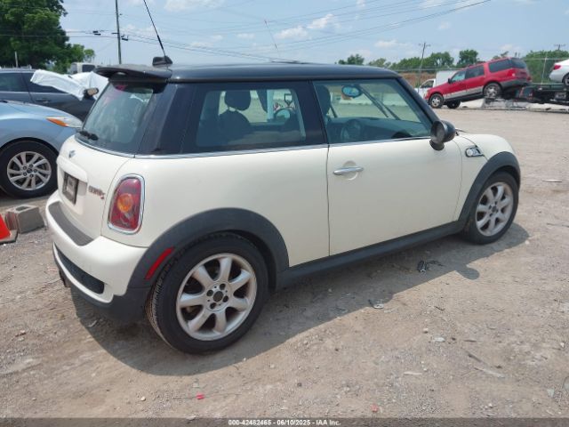 2010 MINI COOPER S WMWMF7C53ATZ74200 Photo 3