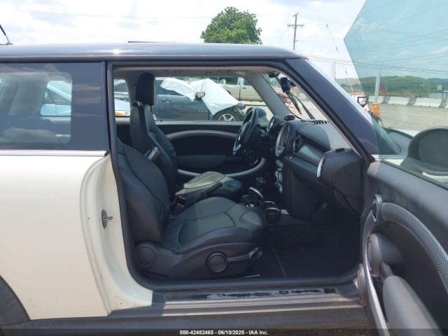 2010 MINI COOPER S WMWMF7C53ATZ74200 Photo 4