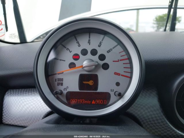 2010 MINI COOPER S WMWMF7C53ATZ74200 Photo 6