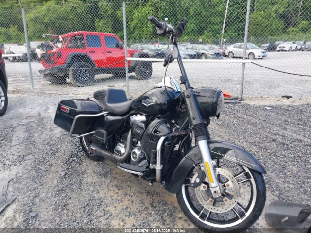 2018 HARLEY-DAVIDSON FLHR 1HD1FBC13JB612118