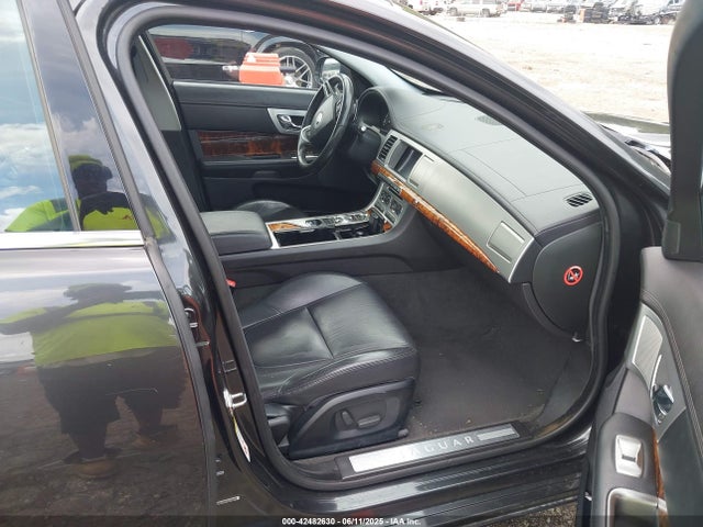 2013 JAGUAR XF SAJWA0ES1DPS97134 Photo 4