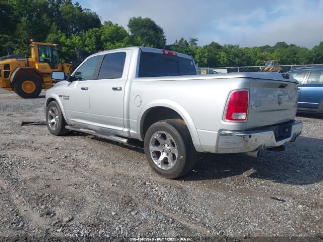 2017 RAM 1500 1C6RR6NT5HS630364 Photo 2