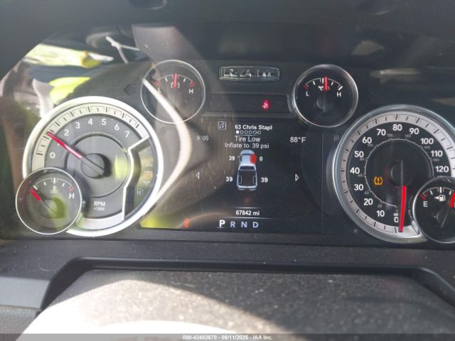 2017 RAM 1500 1C6RR6NT5HS630364 Photo 6