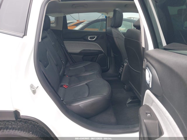 Jeep 2022 2022 3C4NJDFB4NT211280 Image 8