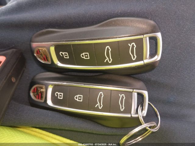 2020 PORSCHE TAYCAN WP0AC2Y14LSA71864 Photo 10