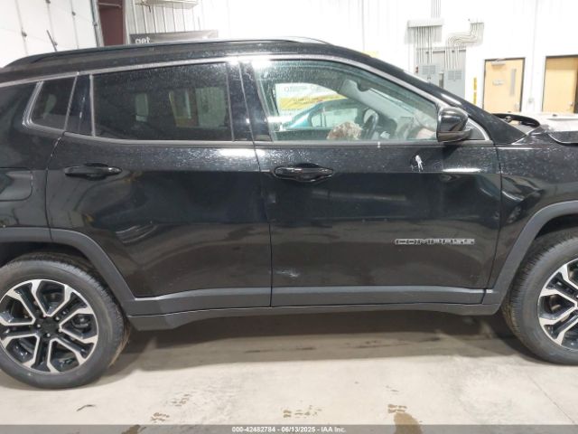 3C4NJDCB5NT223989 Jeep 2022