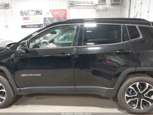 3C4NJDCB5NT223989 Jeep 2022