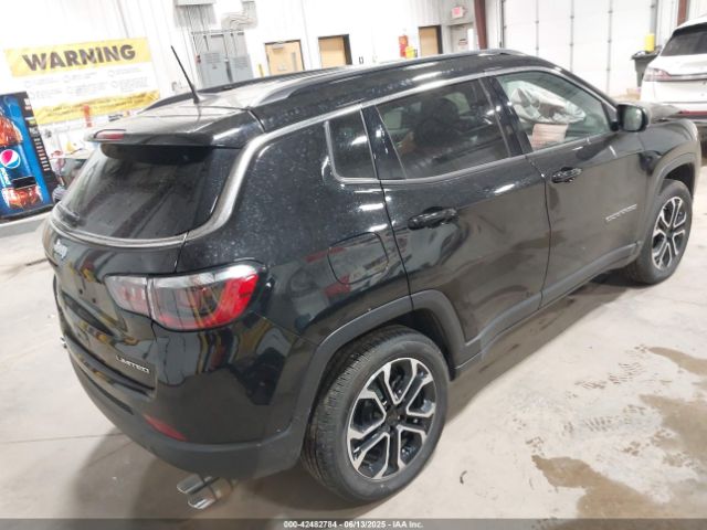3C4NJDCB5NT223989 Jeep 2022