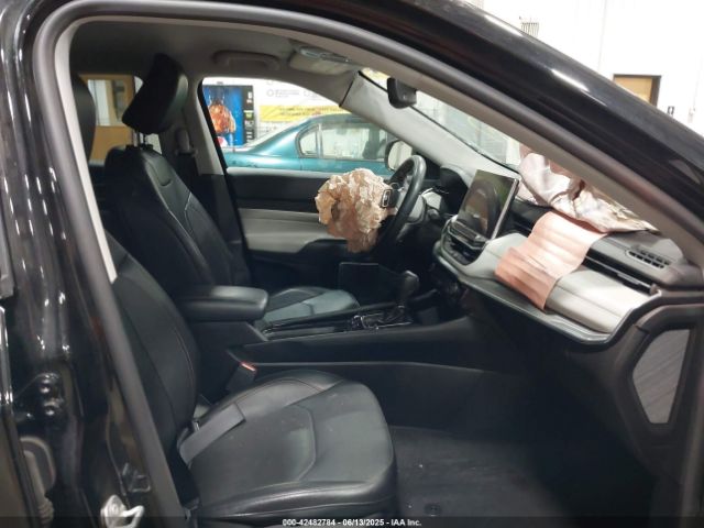 3C4NJDCB5NT223989 Jeep 2022