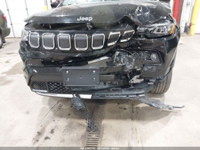 3C4NJDCB5NT223989 Jeep 2022