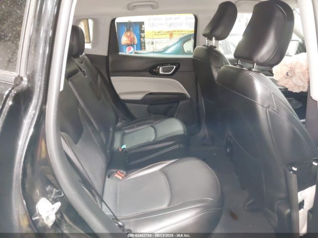 3C4NJDCB5NT223989 Jeep 2022