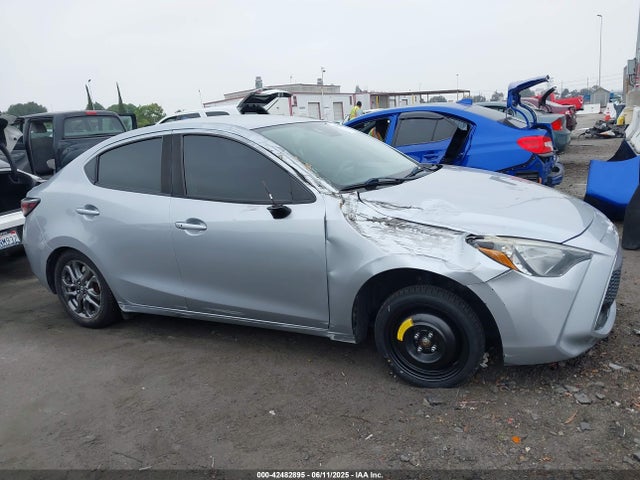 3MYDLBYV8KY523698 Toyota p5v