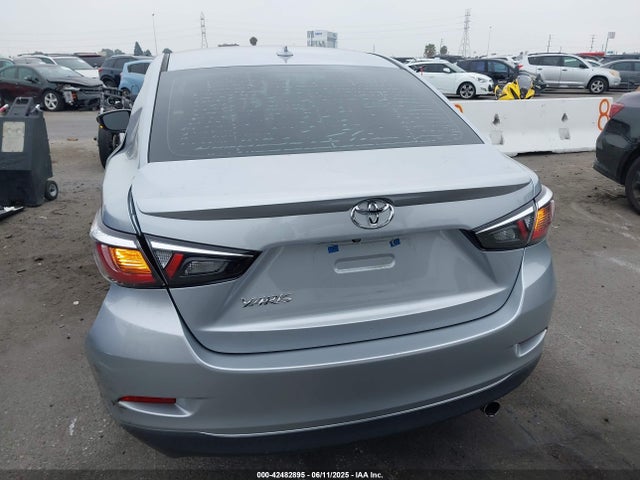 3MYDLBYV8KY523698 Toyota p5v