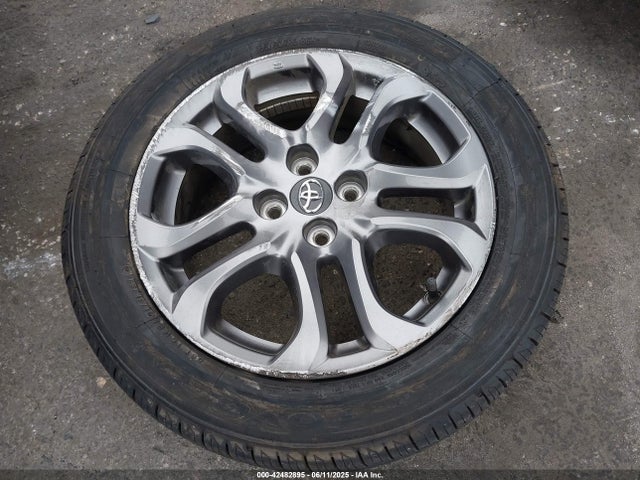 3MYDLBYV8KY523698 Toyota p5v