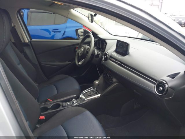 2019 TOYOTA YARIS 3MYDLBYV8KY523698 Photo 4