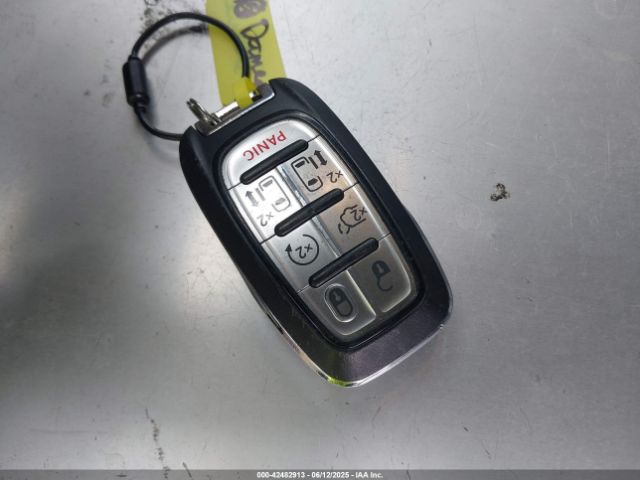 2023 CHRYSLER PACIFICA HYBRID 2C4RC1S73PR541980 Photo 10
