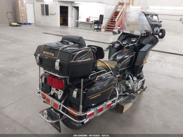 1982 HONDA GL1100 1HFSC0211CA210097 Photo 3