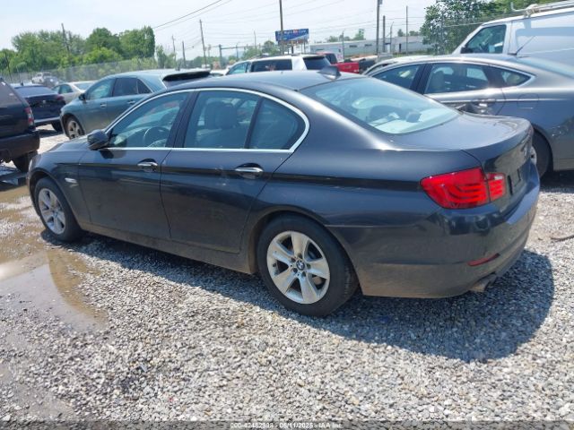 2011 BMW 528I WBAFR1C57BC750930 Photo 2