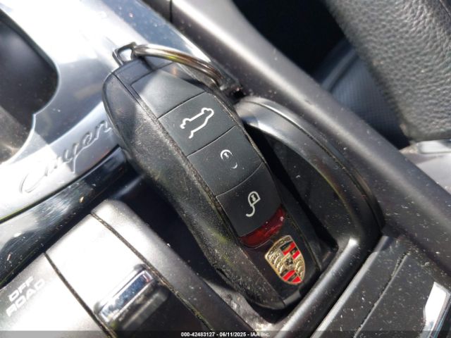 2017 PORSCHE CAYENNE WP1AA2A21HKA83921 Photo 10