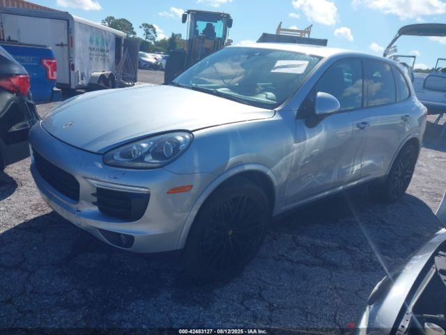 2017 PORSCHE CAYENNE WP1AA2A21HKA83921 Photo 1