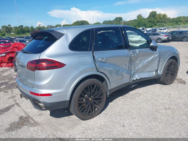 2017 PORSCHE CAYENNE WP1AA2A21HKA83921 Photo 3