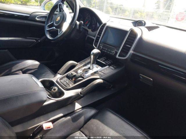 2017 PORSCHE CAYENNE WP1AA2A21HKA83921 Photo 4