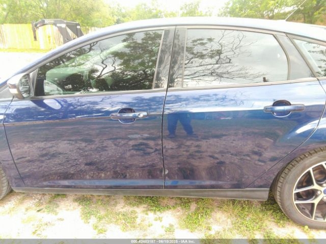 1FADP3M2XHL214293 Ford FOCUS SEL