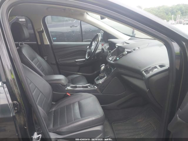 1FMCU9J95EUA89174 Ford Escape Titanium