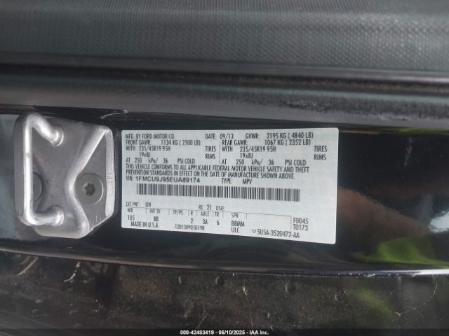 1FMCU9J95EUA89174 Ford Escape Titanium