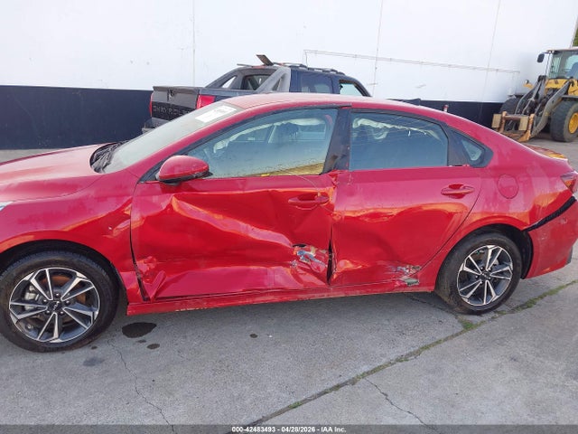 42483493 :رقم المزاد ، 3KPF24AD6RE835781 vin ، 2024 Kia Forte Lxs مزاد بيع