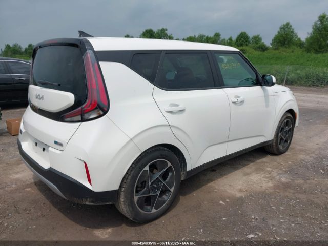 KNDJ33AU8P7852970 KIA SOUL EX