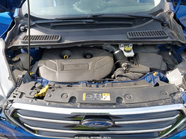 1FMCU9J91KUB71303 Ford Escape Titanium
