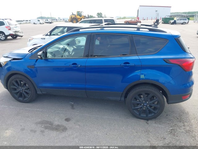1FMCU9J91KUB71303 Ford Escape Titanium