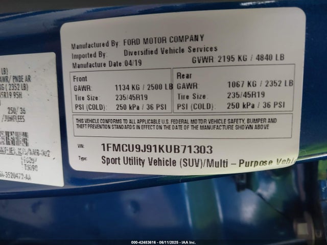 1FMCU9J91KUB71303 Ford Escape Titanium