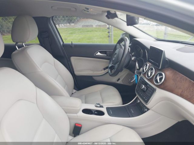 2015 MERCEDES-BENZ GLA 250 WDCTG4GB5FJ176997 Photo 4