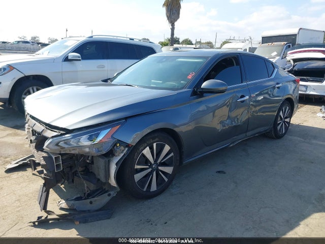 Nissan 2020 2020 1N4BL4EV4LC143506 Image 2