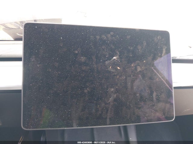 7SAYGDEE5RF126186 Tesla Model Y