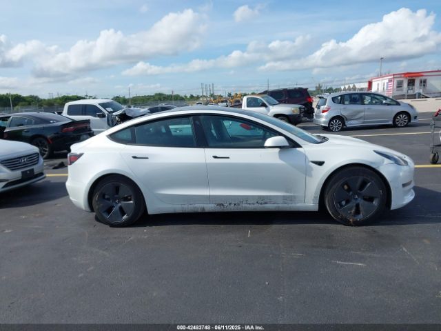 5YJ3E1EB6NF168930 Tesla MODEL 3