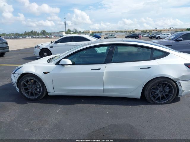 5YJ3E1EB6NF168930 Tesla MODEL 3