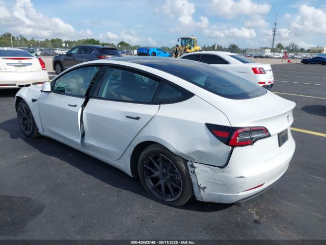 5YJ3E1EB6NF168930 Tesla MODEL 3