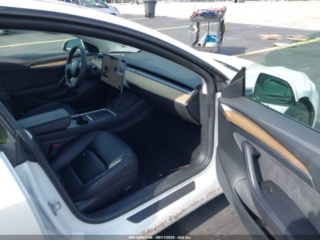 5YJ3E1EB6NF168930 Tesla MODEL 3