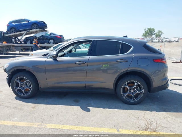 ZASFAKAN9J7B74470 Alfa Romeo 2018