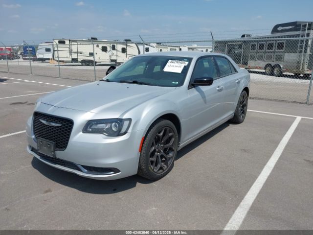 2019 CHRYSLER 300 2C3CCAAG4KH648286 Photo 1