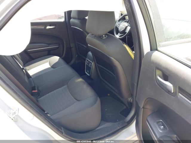 2019 CHRYSLER 300 2C3CCAAG4KH648286 Photo 7