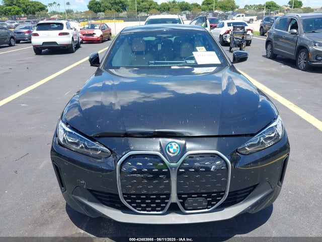 BMW 2023 2023 WBY43AW02PFR45575 Image 12