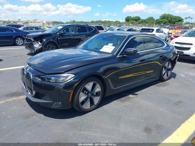 BMW 2023 2023 WBY43AW02PFR45575 Image 2