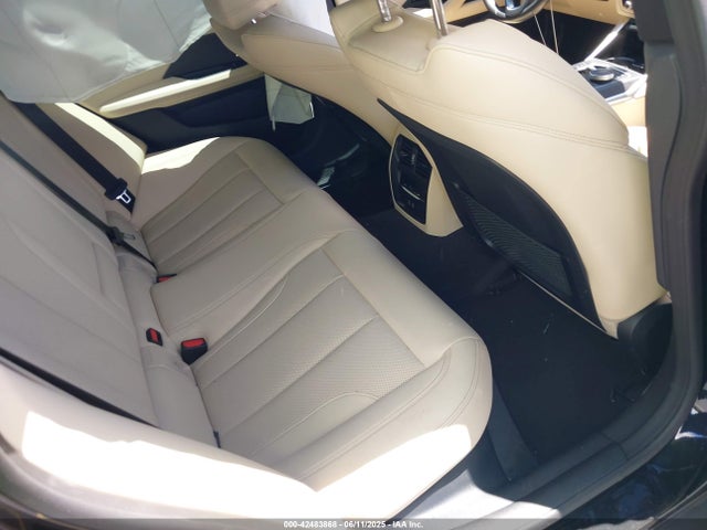 BMW 2023 2023 WBY43AW02PFR45575 Image 8
