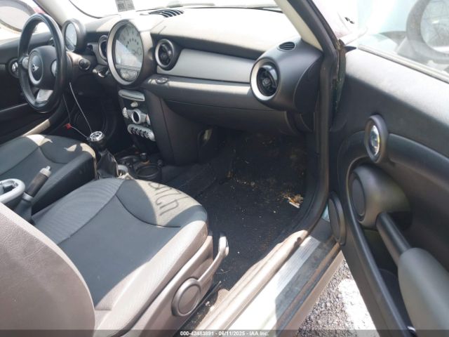2009 MINI COOPER WMWMF33549TU71313 Photo 4
