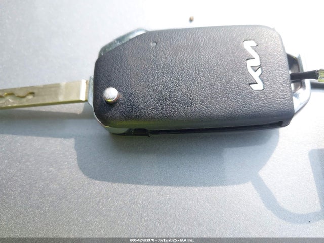 KNDJ23AU1R7234766 KIA SOUL LX