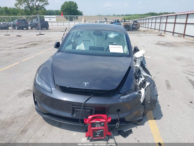 5YJ3E1ET8SF932622 Tesla MODEL 3